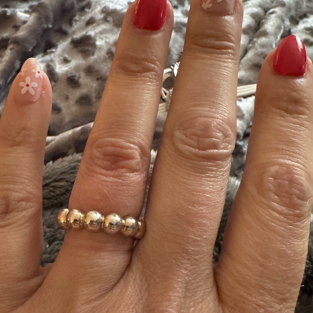 Elegant Silver Beaded Ring